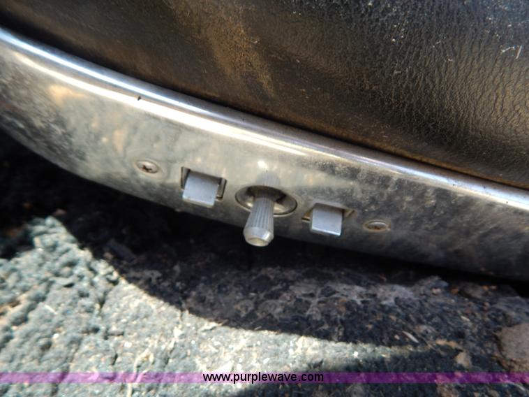 image for item G3259 1969 Pontiac Bonneville convertible