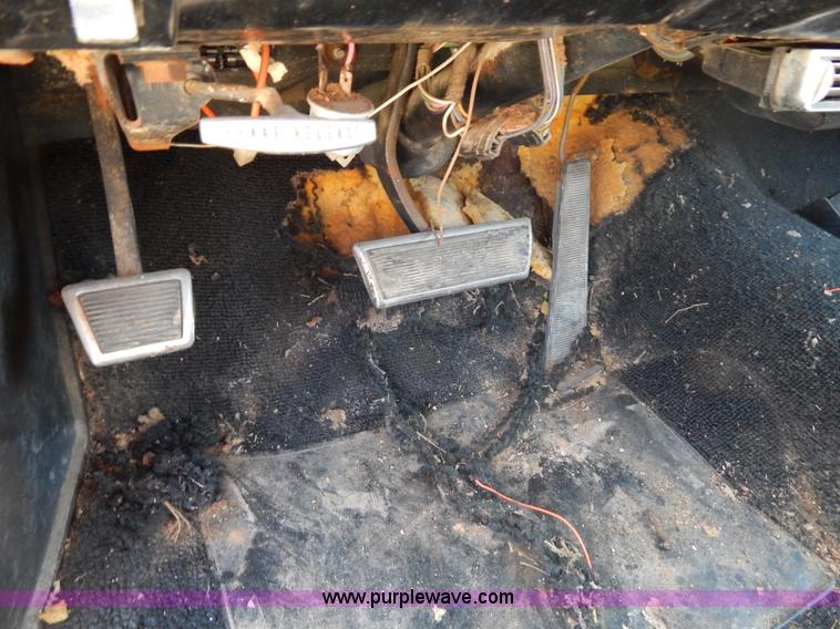 image for item G3259 1969 Pontiac Bonneville convertible