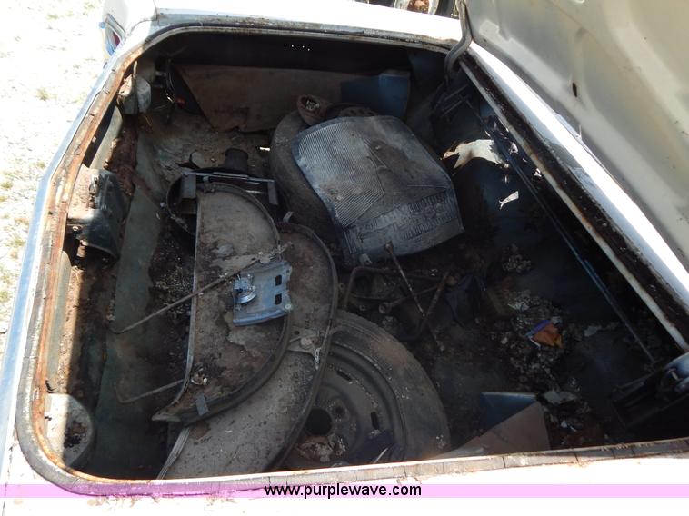 image for item G3259 1969 Pontiac Bonneville convertible