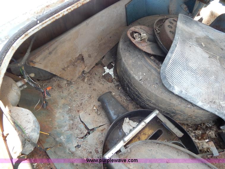 image for item G3259 1969 Pontiac Bonneville convertible