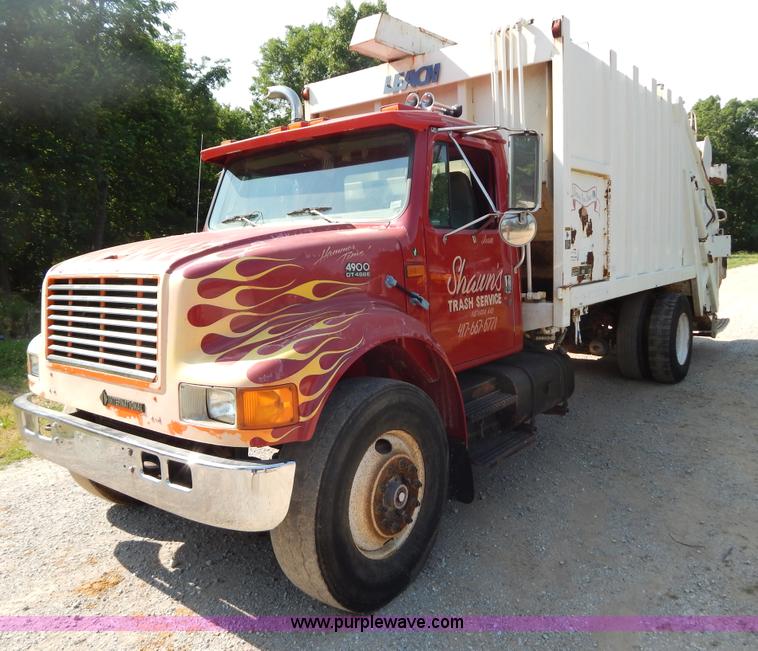 image for item G3265 1997 International 4900 refuse truck