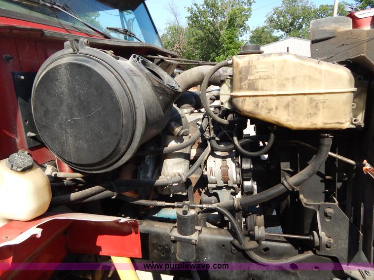 image for item G3265 1997 International 4900 refuse truck