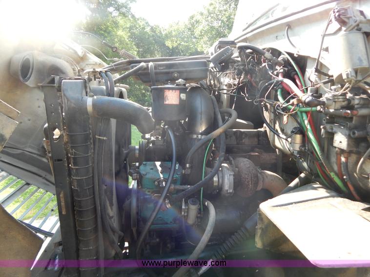 image for item G3266 1989 Ford L8000 refuse truck