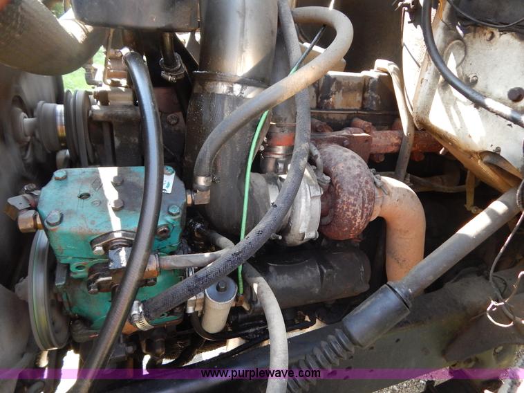 image for item G3266 1989 Ford L8000 refuse truck