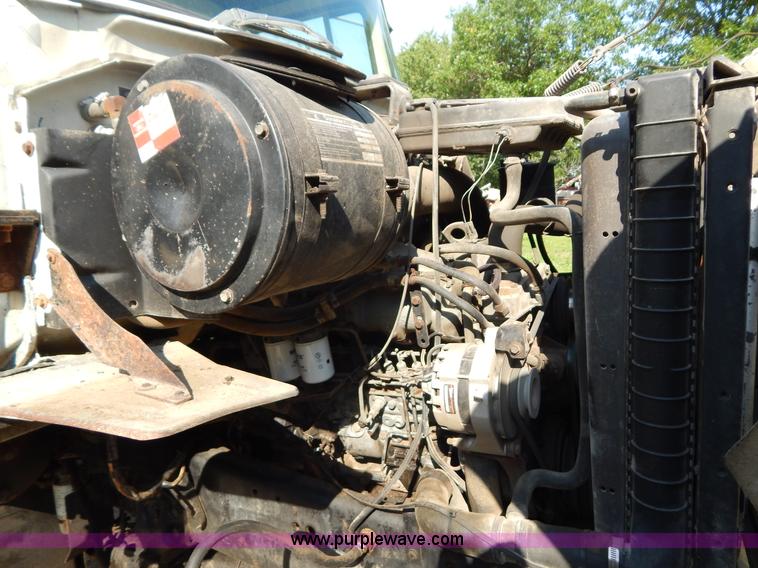 image for item G3266 1989 Ford L8000 refuse truck