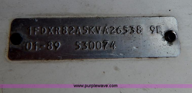 image for item G3266 1989 Ford L8000 refuse truck