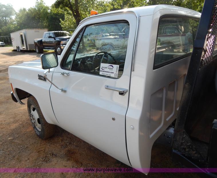 image for item G3267 1976 Chevrolet Custom Deluxe 30 flatbed truck