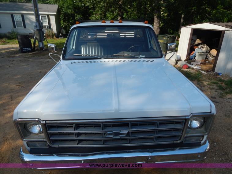 image for item G3267 1976 Chevrolet Custom Deluxe 30 flatbed truck