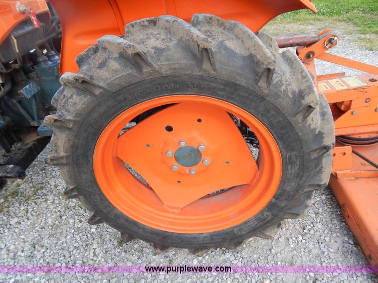 image for item G3269 Kubota L185DT MFWD tractor