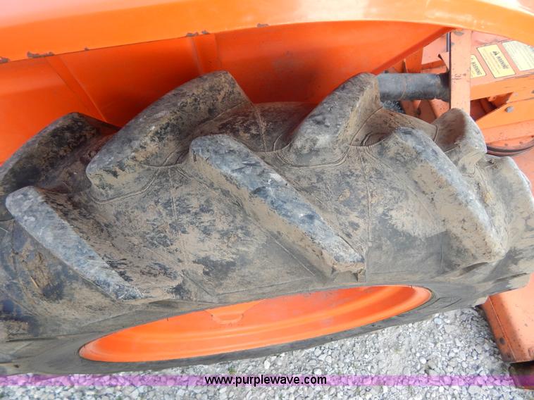 image for item G3269 Kubota L185DT MFWD tractor