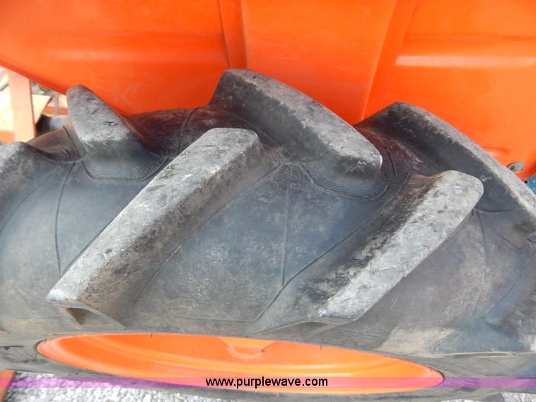 image for item G3269 Kubota L185DT MFWD tractor