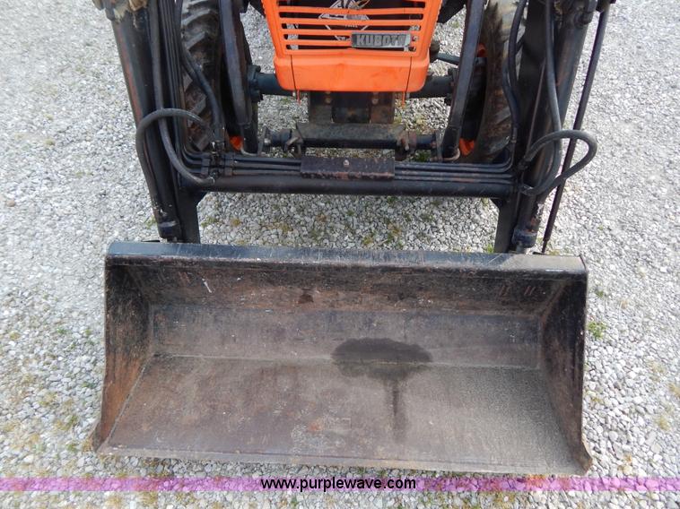 image for item G3269 Kubota L185DT MFWD tractor