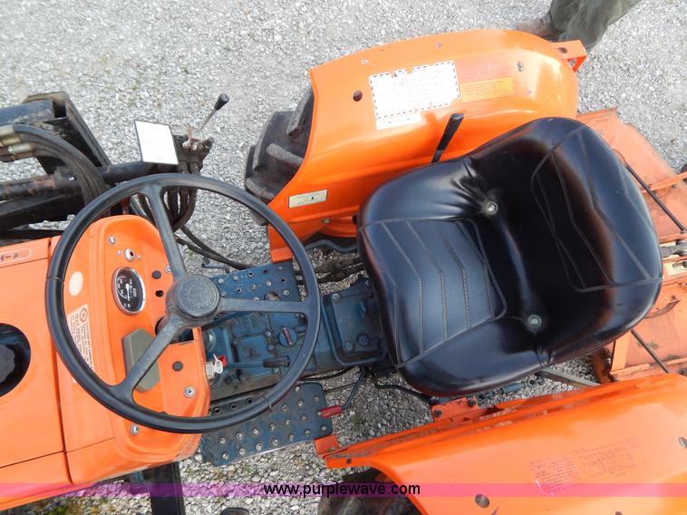 image for item G3269 Kubota L185DT MFWD tractor