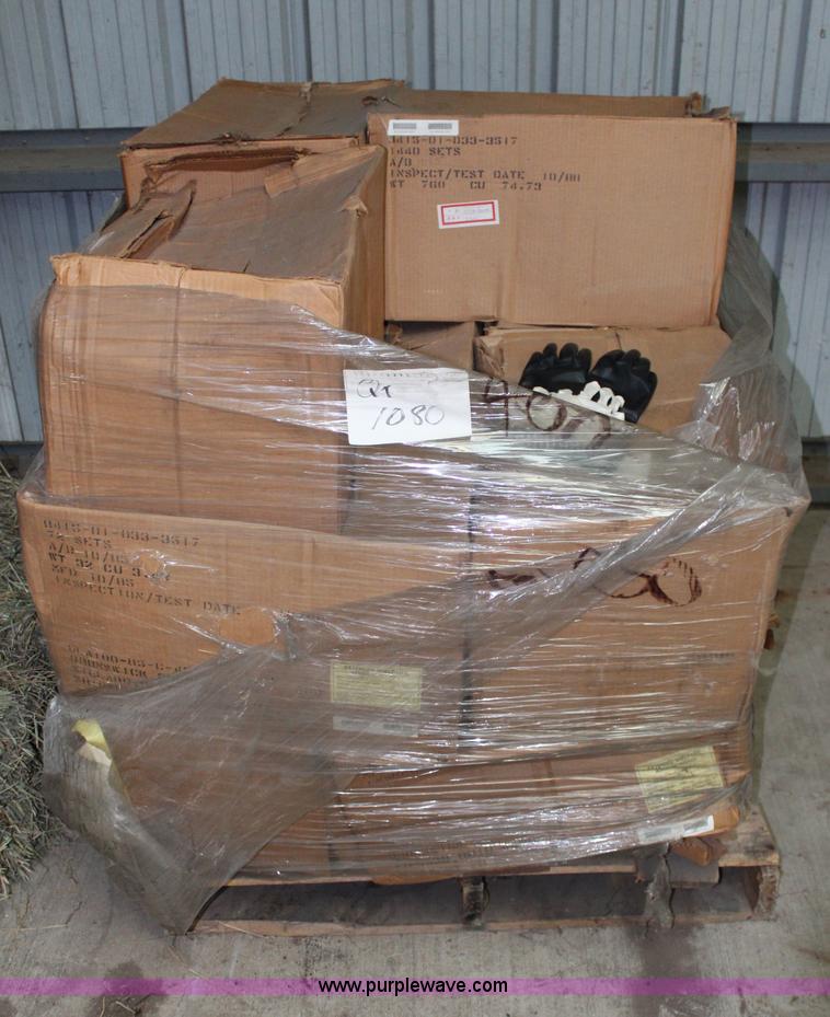 image for item G5007 Approximately 900 chemical protective gloves