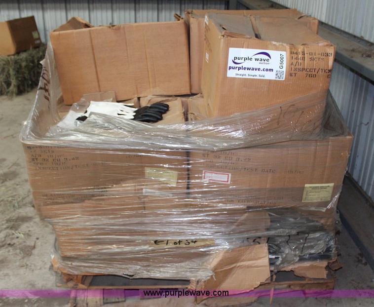 image for item G5007 Approximately 900 chemical protective gloves