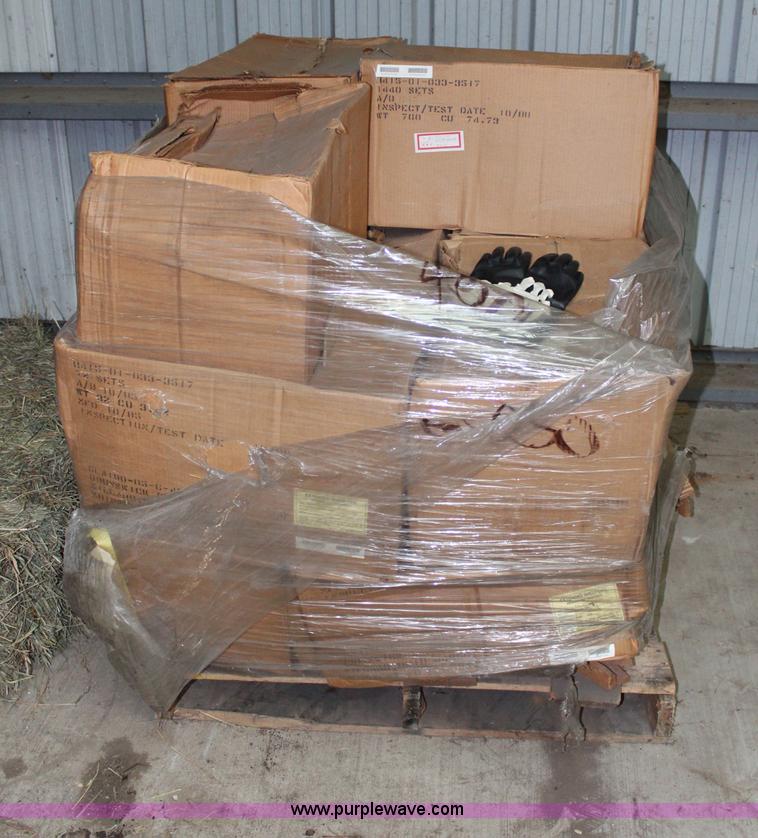 image for item G5007 Approximately 900 chemical protective gloves