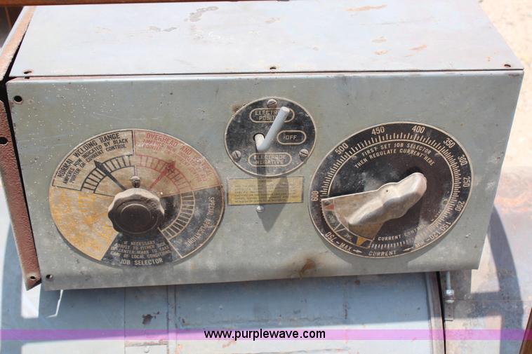 image for item G5025 Lincoln SAE600 welder