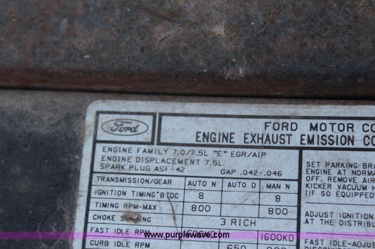 image for item G5069 1985 Ford F250 flatbed pickup truck