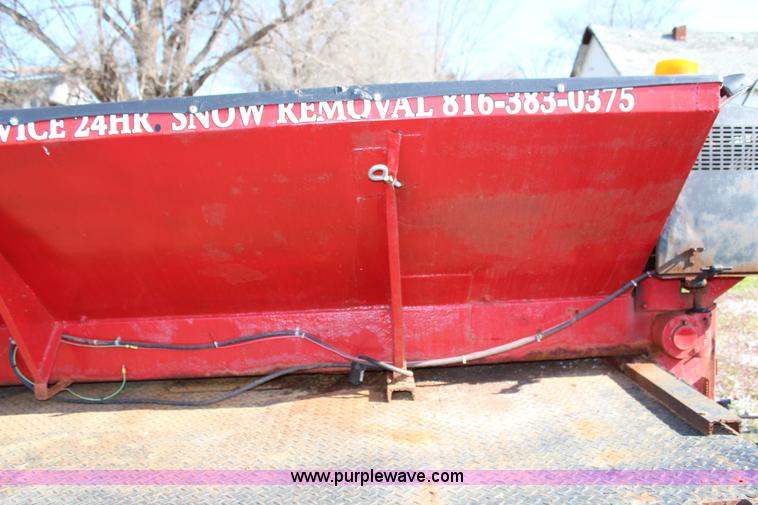 image for item G5069 1985 Ford F250 flatbed pickup truck