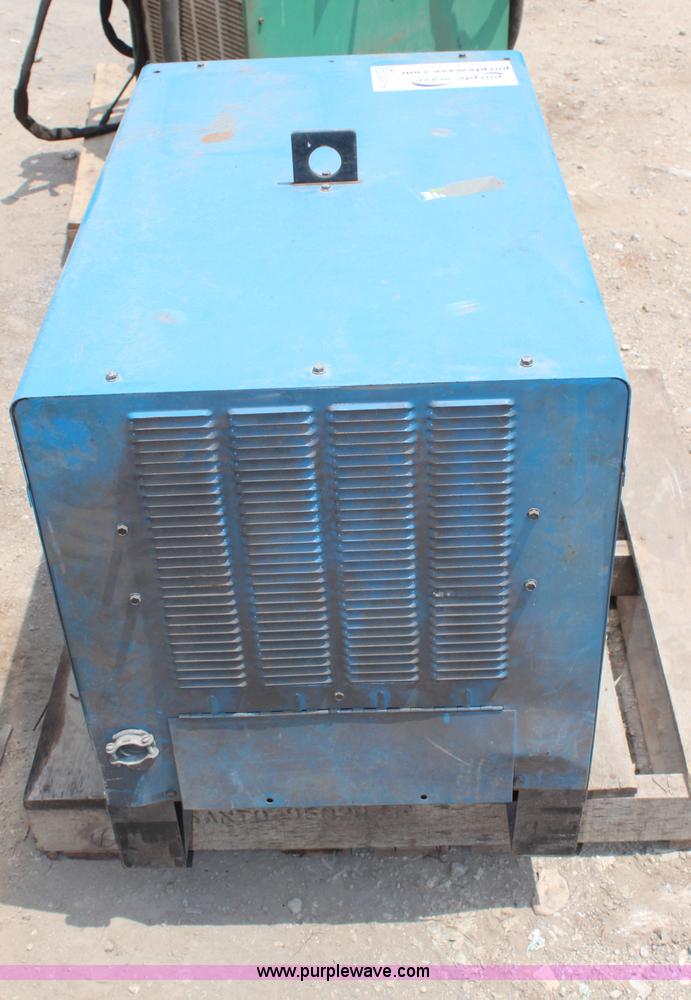 image for item G5116 Miller Deltaweld 451 arc welder