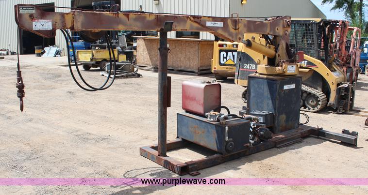 image for item G5119 Chama TM324 crane with frame