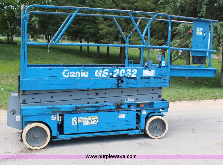 image for item G5120 1999 Genie GS2032 electric scissor lift