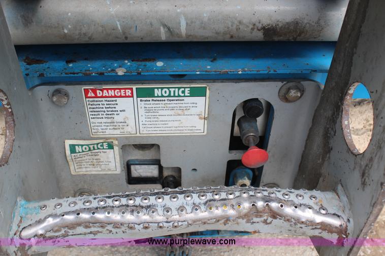 image for item G5120 1999 Genie GS2032 electric scissor lift