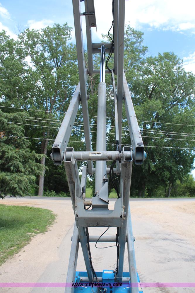 image for item G5120 1999 Genie GS2032 electric scissor lift