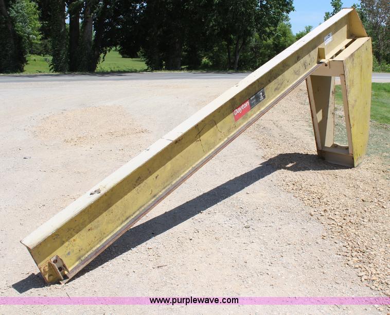 image for item G5149 Dayton two ton jib crane
