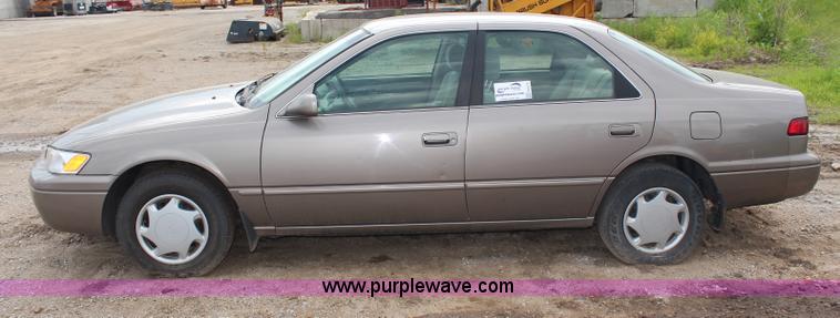 image for item G5172 1999 Toyota Camry LE