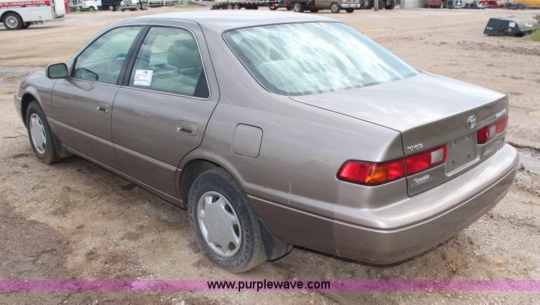 image for item G5172 1999 Toyota Camry LE