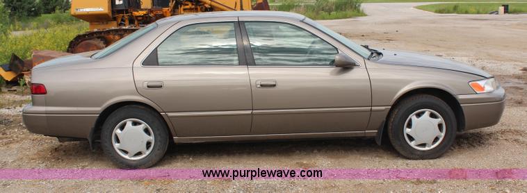 image for item G5172 1999 Toyota Camry LE