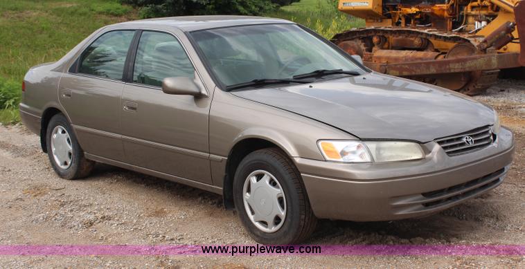 image for item G5172 1999 Toyota Camry LE