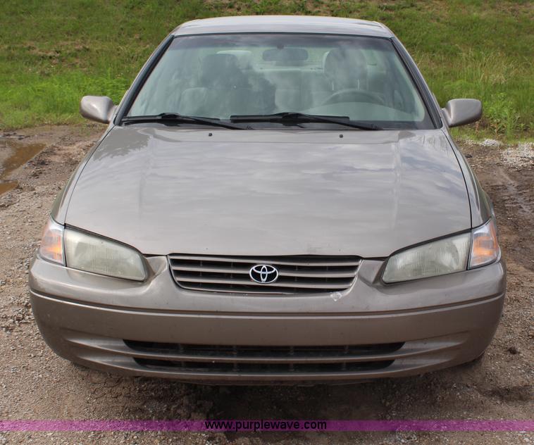 image for item G5172 1999 Toyota Camry LE