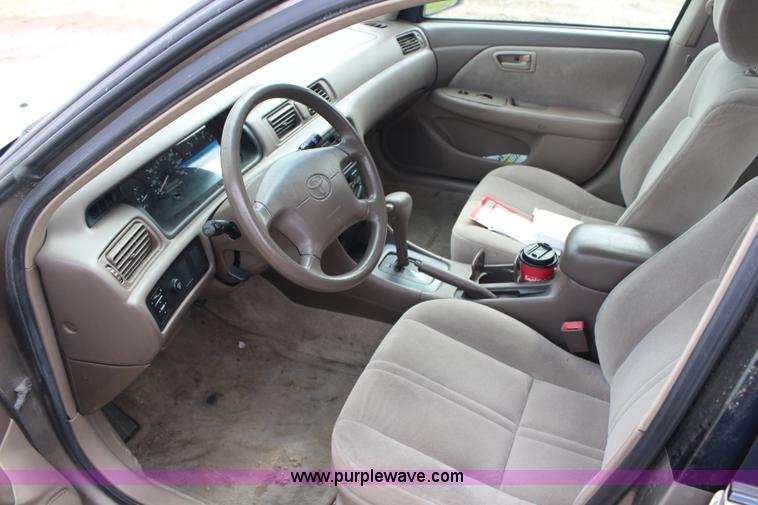 image for item G5172 1999 Toyota Camry LE
