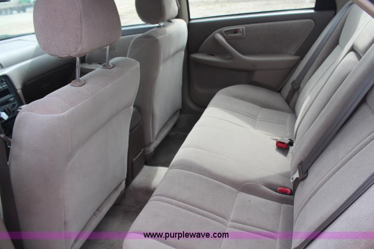 image for item G5172 1999 Toyota Camry LE