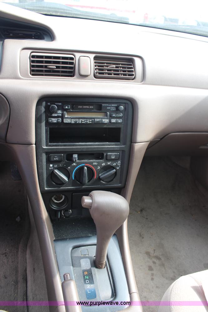 image for item G5172 1999 Toyota Camry LE