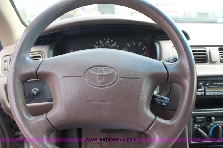 image for item G5172 1999 Toyota Camry LE