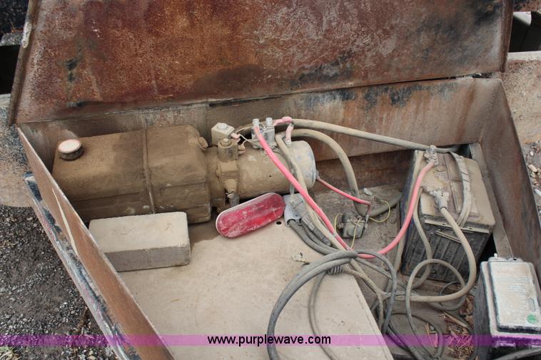 image for item G5439 2002 Felling dump trailer