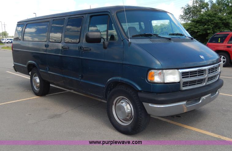 image for item H3059 1997 Dodge Ram Wagon B3500 van