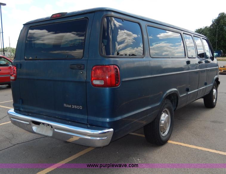 image for item H3059 1997 Dodge Ram Wagon B3500 van
