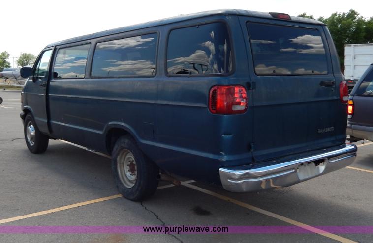 image for item H3059 1997 Dodge Ram Wagon B3500 van