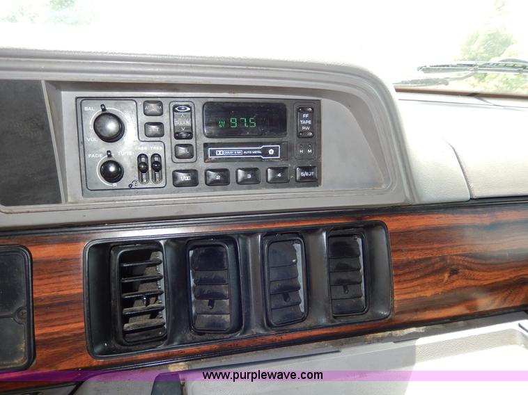 image for item H3059 1997 Dodge Ram Wagon B3500 van