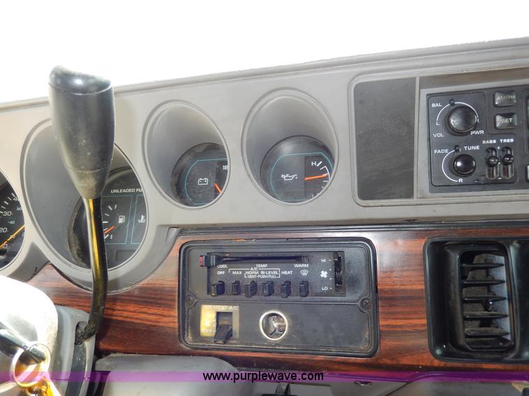 image for item H3059 1997 Dodge Ram Wagon B3500 van