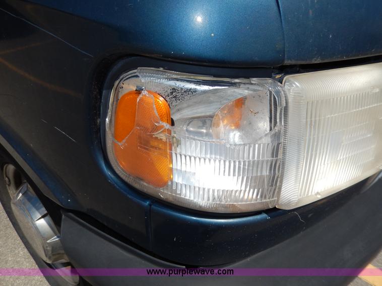 image for item H3059 1997 Dodge Ram Wagon B3500 van