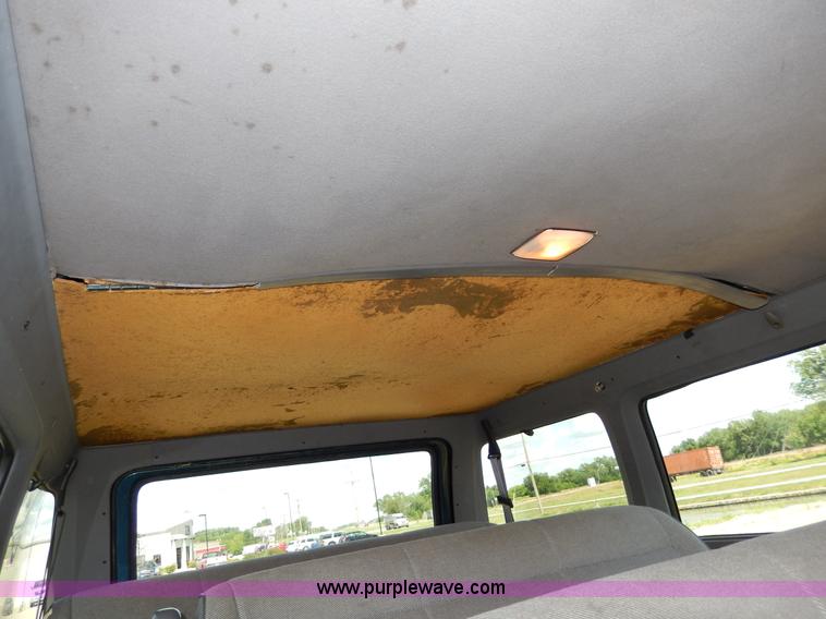 image for item H3059 1997 Dodge Ram Wagon B3500 van