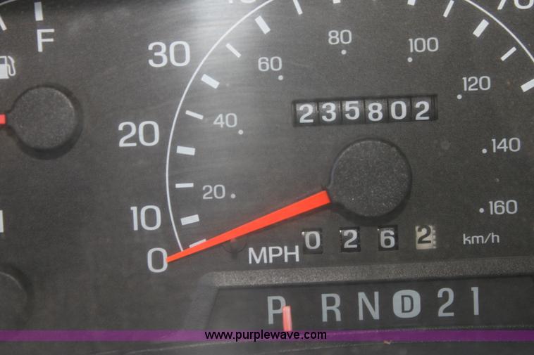 image for item H7421 2000 Ford F250 XL SuperCab pickup truck