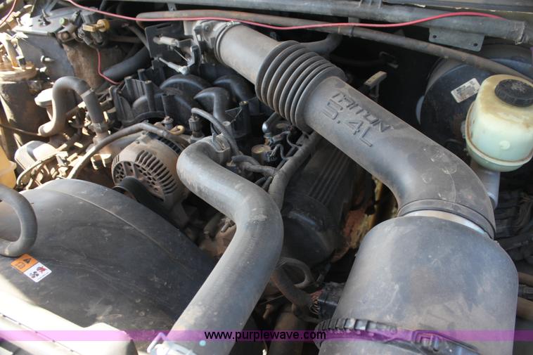 image for item H7421 2000 Ford F250 XL SuperCab pickup truck