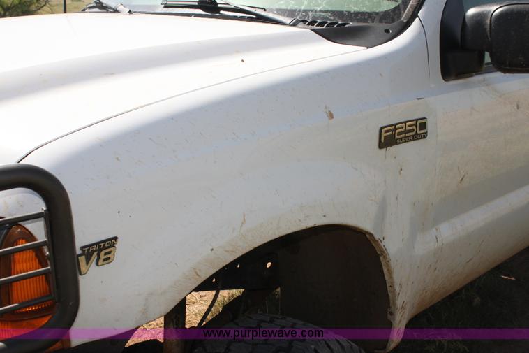 image for item H7421 2000 Ford F250 XL SuperCab pickup truck