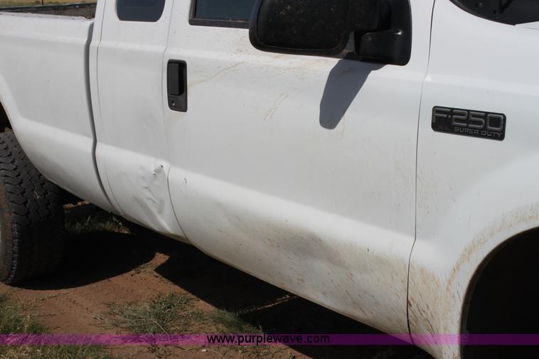 image for item H7421 2000 Ford F250 XL SuperCab pickup truck